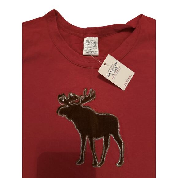 Womens NWT Abercrombie & Fitch Vintage Y2K Cotton Graphic Red T-Shirt S - Picture 3 of 3